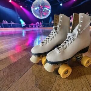 Vintage White Roller Skates Sure-Grip USA Plates Chicago Wheels Women